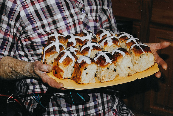 Erna's raisin rolls