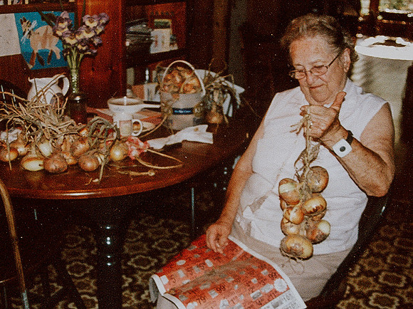 Braiding onions