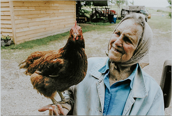 Erna & tame chicken 2011