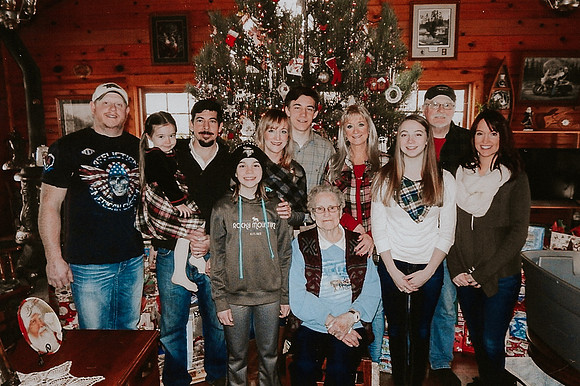 Grandma & Arnoldy family 2016