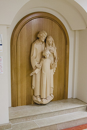Surround Construction for Statue